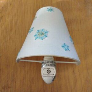 Mini Night Light Lamp With Snowflake Design  White & Blue